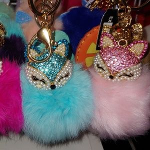 Pompom keys chains